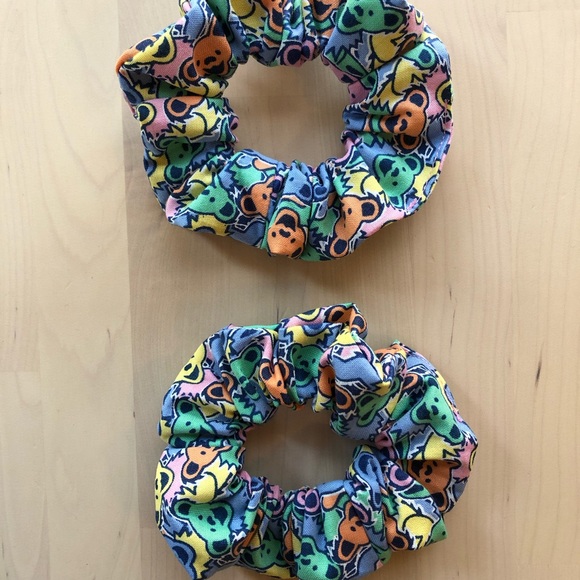 🐻SOLD🐻 Pastel Grateful Dead Hair Scrunchie Handm - Picture 2 of 2
